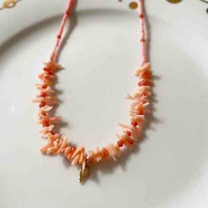 collier-corail-rose-perles-pierre-lune